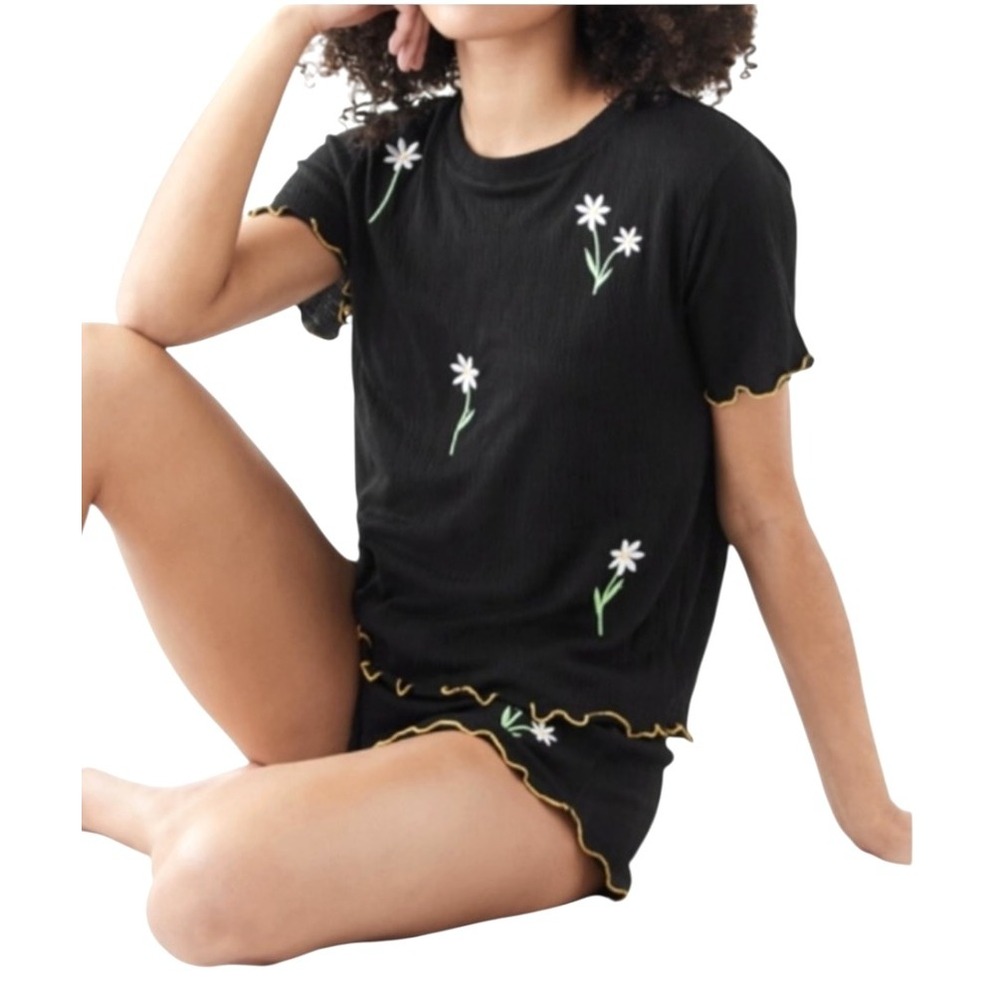 Emerson Road Pajama Set Women Medium Black Daisy Embroidered Sleepwear NWT‎ Boho
